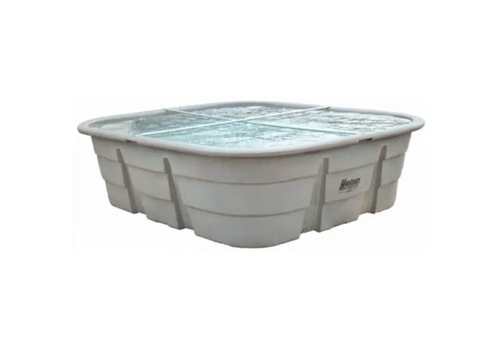 rectangular poly tank with water.webp