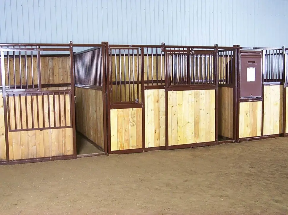 traditional-horse-stalls 2.webp
