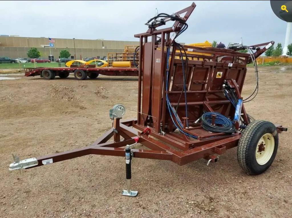 Calf chute on trailer.webp
